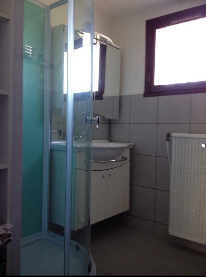 Appartement Tout Confort Avec Parking Ferme Arles Bagian luar foto