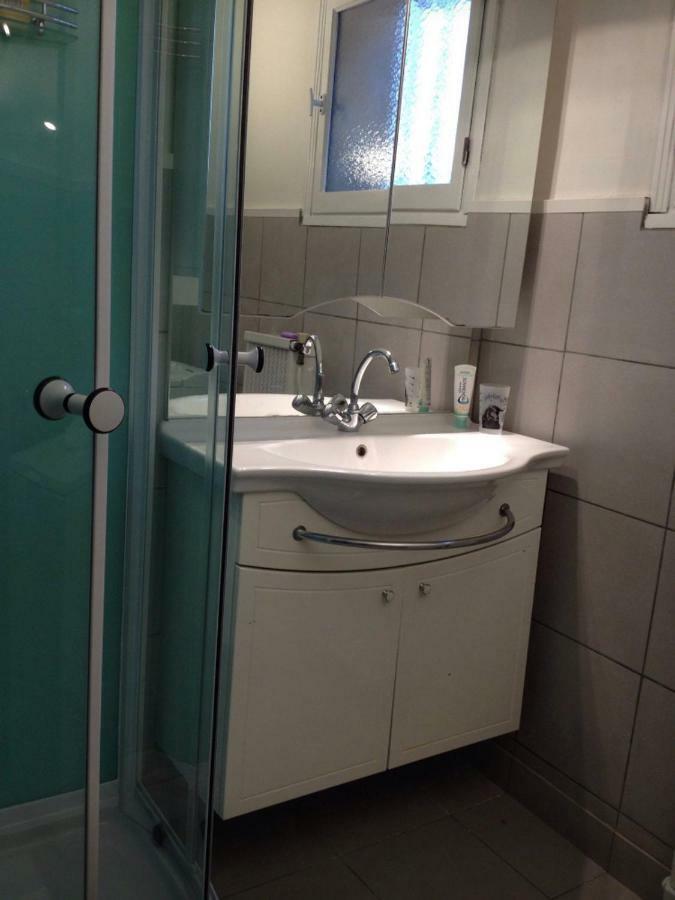 Appartement Tout Confort Avec Parking Ferme Arles Bagian luar foto